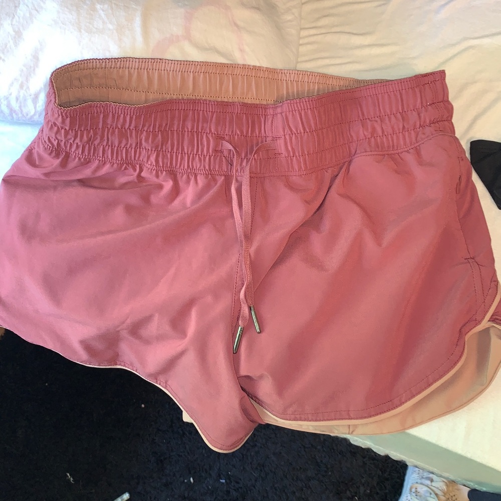 LULU LEMON REVERSIBLE SHORT